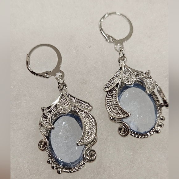 LINDS ❤️ 🐾 Silver Tone Filigree Dangle Earrings With Pale Blue Stone - Picture 4 of 6